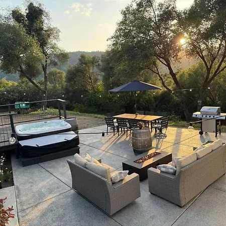 Manzanita Hideaway Hot Tub Sunset Views Yosemite Villa